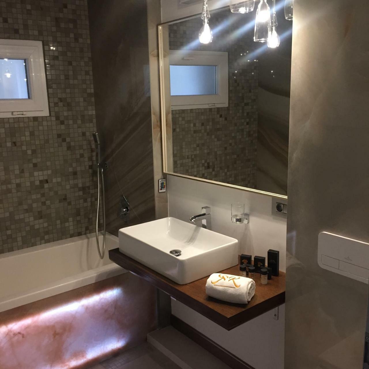 Rubio Residence - Accmonia Luxury Apartment Arad Eksteriør bilde