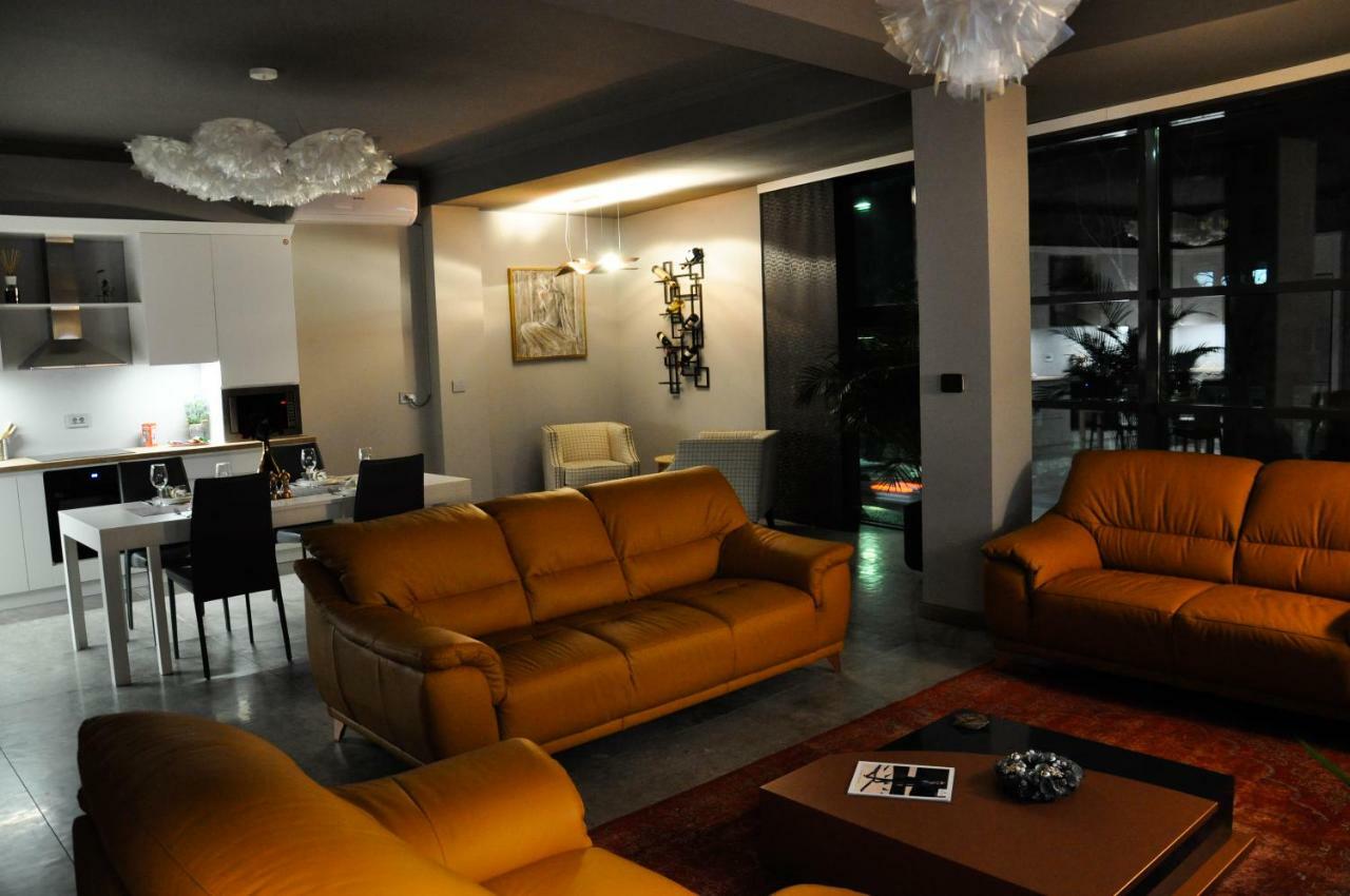 Rubio Residence - Accmonia Luxury Apartment Arad Eksteriør bilde